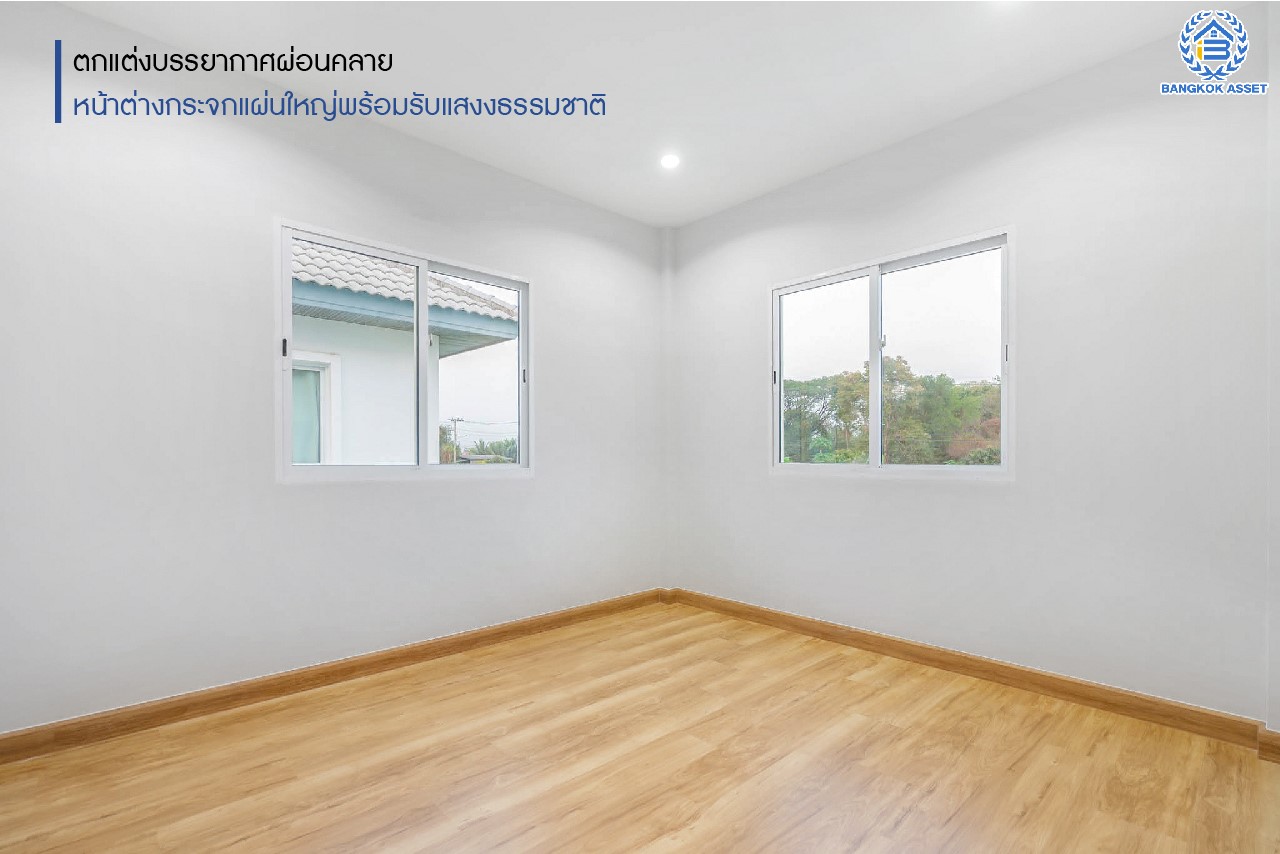 บ้านมือสองตกแต่งใหม่ ม.ชวนชื่นโมดัส ราชพฤกษ์-ท่าอิฐ หลังมุม มีพื้นที่สนามหญ้าด้านข้าง เนื้อที่ 55.6 ตร.ว. ฟังก์ชัน 3 ห้องนอน 2 ห้องน้ำ 2 ที่จอดรถ บนทำเลศักยภาพ เชื่อมต่อถนนรัตนาธิเบศร์ และถนนราชพฤกษ์ ทำเลใจกลาง 2 เซ็นทรัล ใกล้รถไฟฟ้า "สถานีบางรักน้อยท่าอิฐ" เพียง 10 นาที